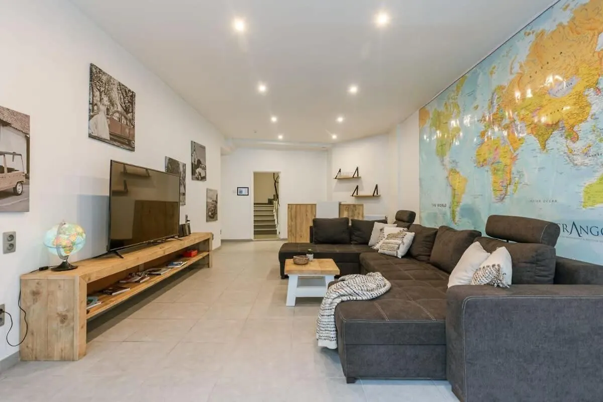 Spacious Apartment In The Center Of Ostend contacts